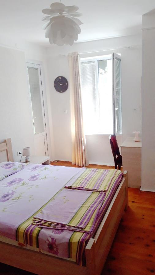 Pospolita Guest House Koetaisi Buitenkant foto