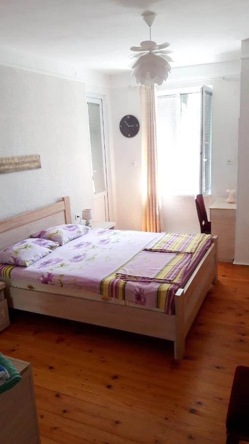 Pospolita Guest House Koetaisi Buitenkant foto