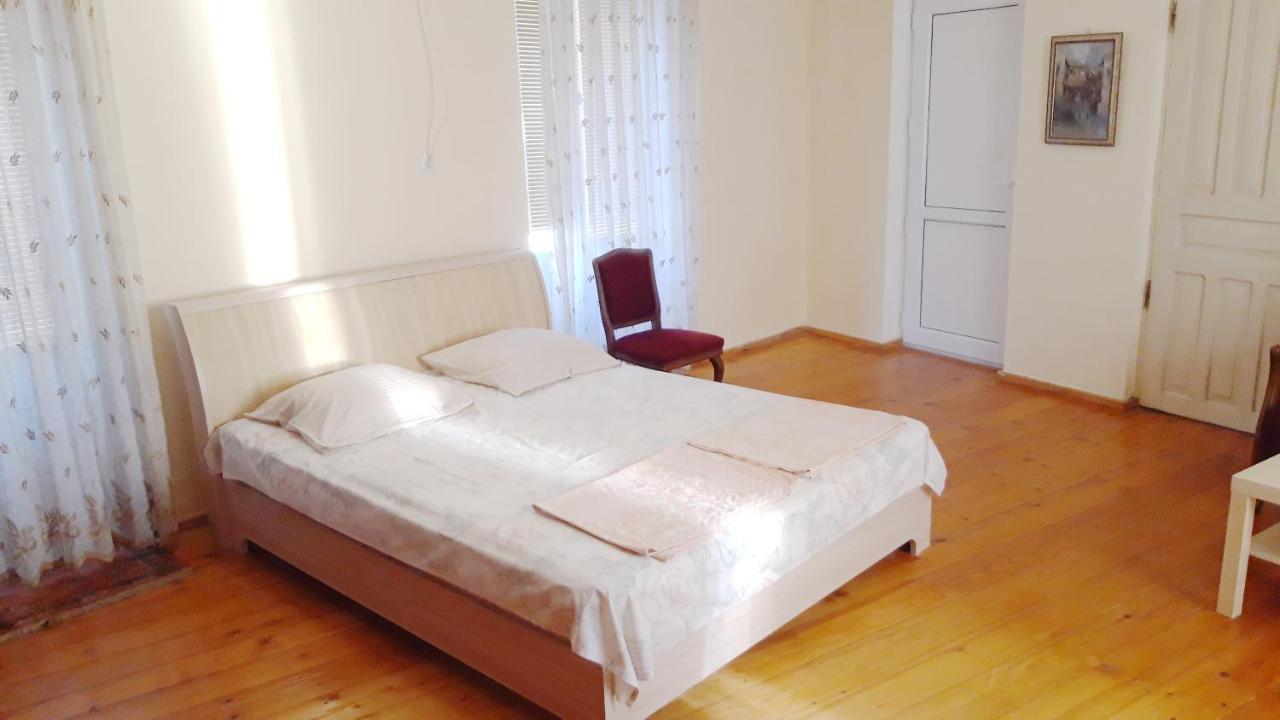 Pospolita Guest House Koetaisi Buitenkant foto