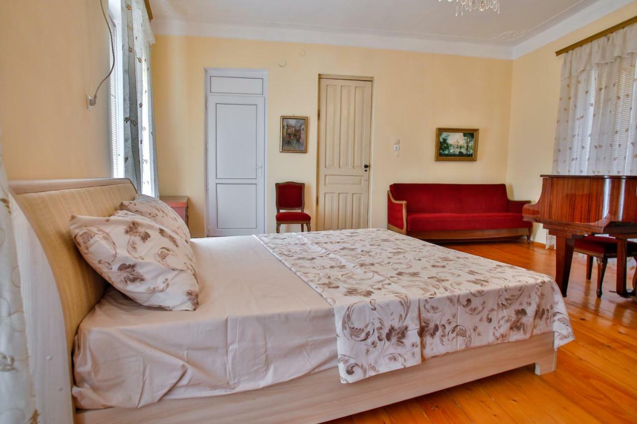 Pospolita Guest House Koetaisi Buitenkant foto