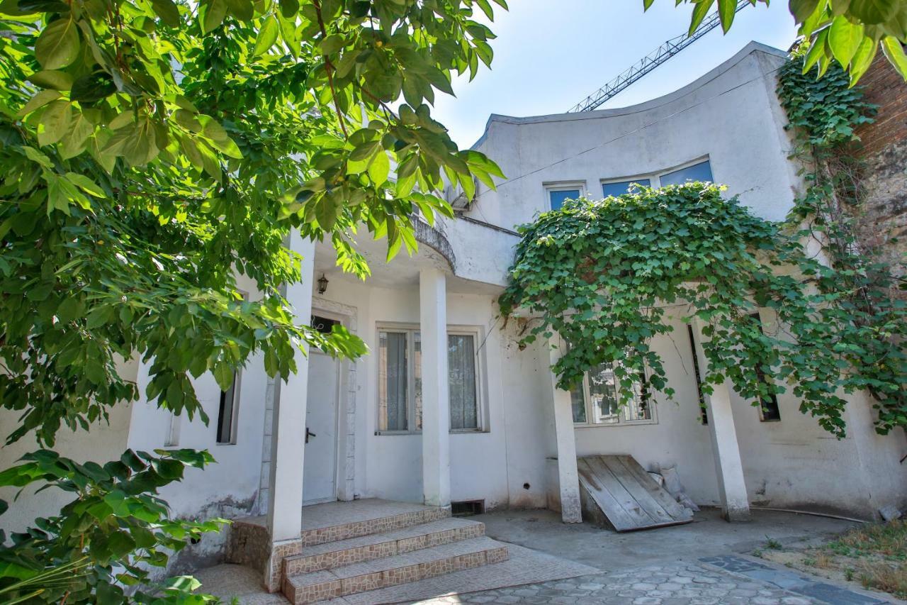 Pospolita Guest House Koetaisi Buitenkant foto