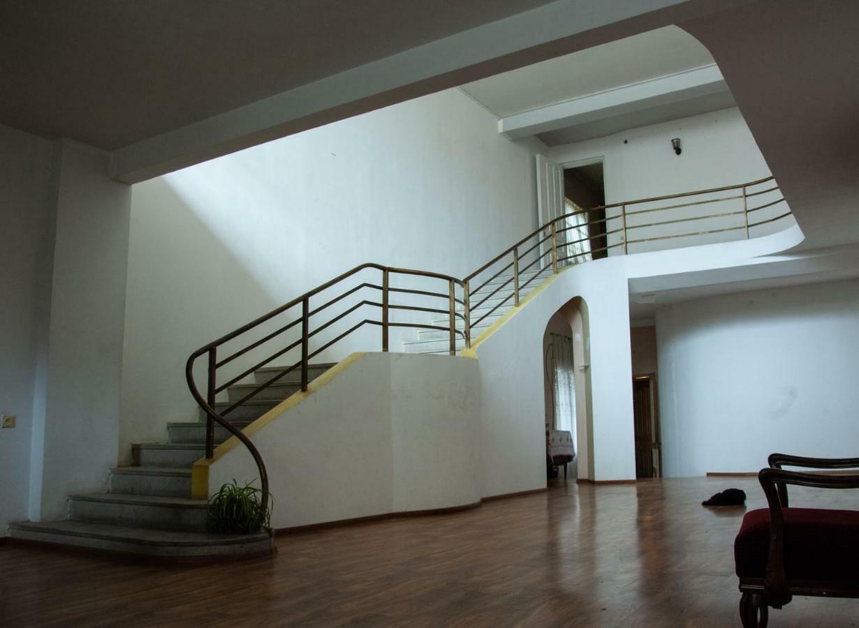 Pospolita Guest House Koetaisi Buitenkant foto