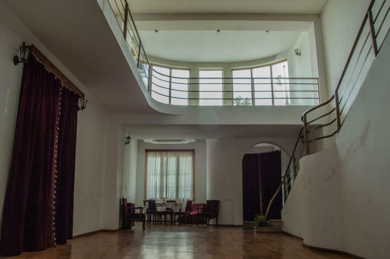 Pospolita Guest House Koetaisi Buitenkant foto